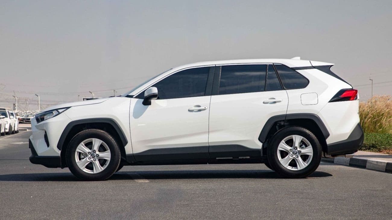 2025 Toyota RAV4 LE thumbnail 3