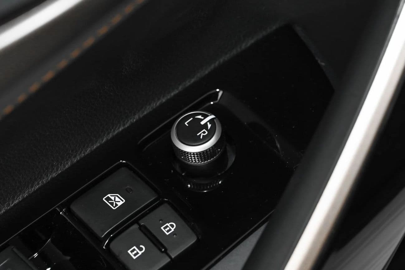 2026 Toyota Corolla XLI HEV thumbnail 8