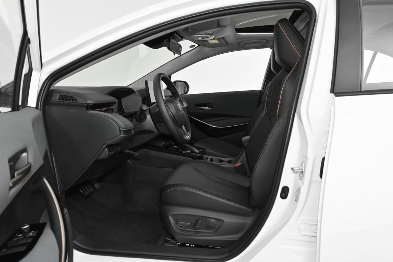 2026 Toyota Corolla XLI HEV thumbnail 4