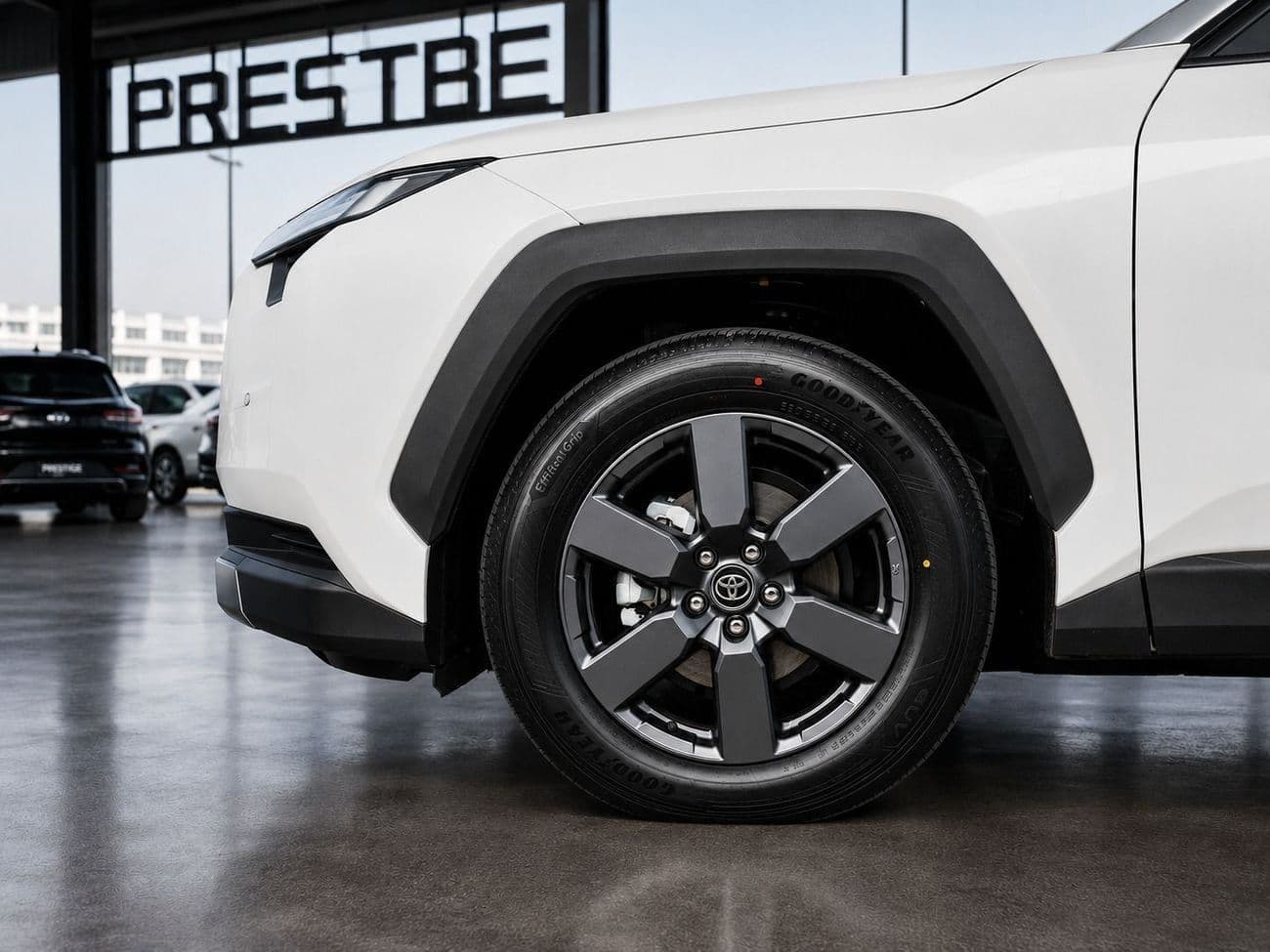 2026 Toyota RAV4 Luxury Edition thumbnail 4