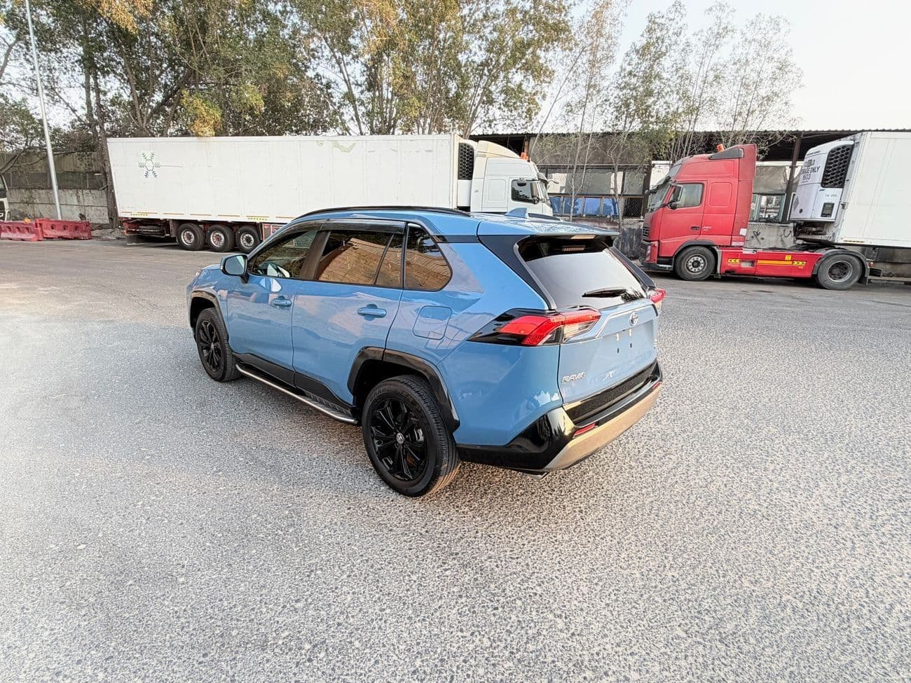 2023 Toyota RAV4 thumbnail 7