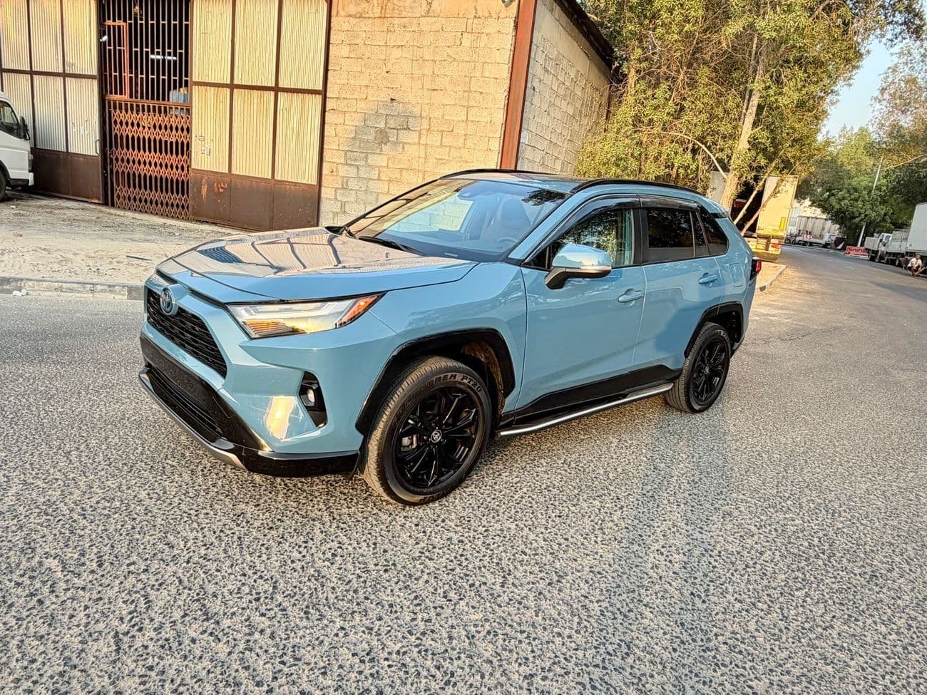 2023 Toyota RAV4 thumbnail 3