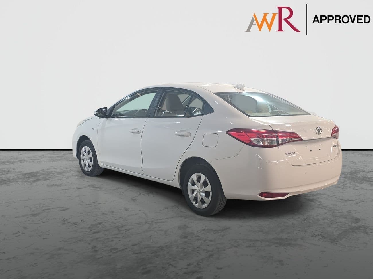 2022 Toyota Yaris E thumbnail 6