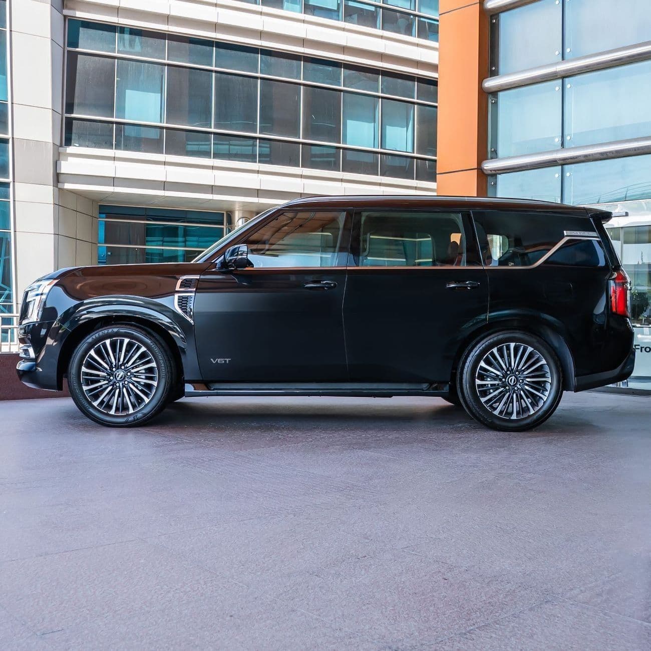 2026 Nissan Patrol LE PLATINUM CITY thumbnail 2