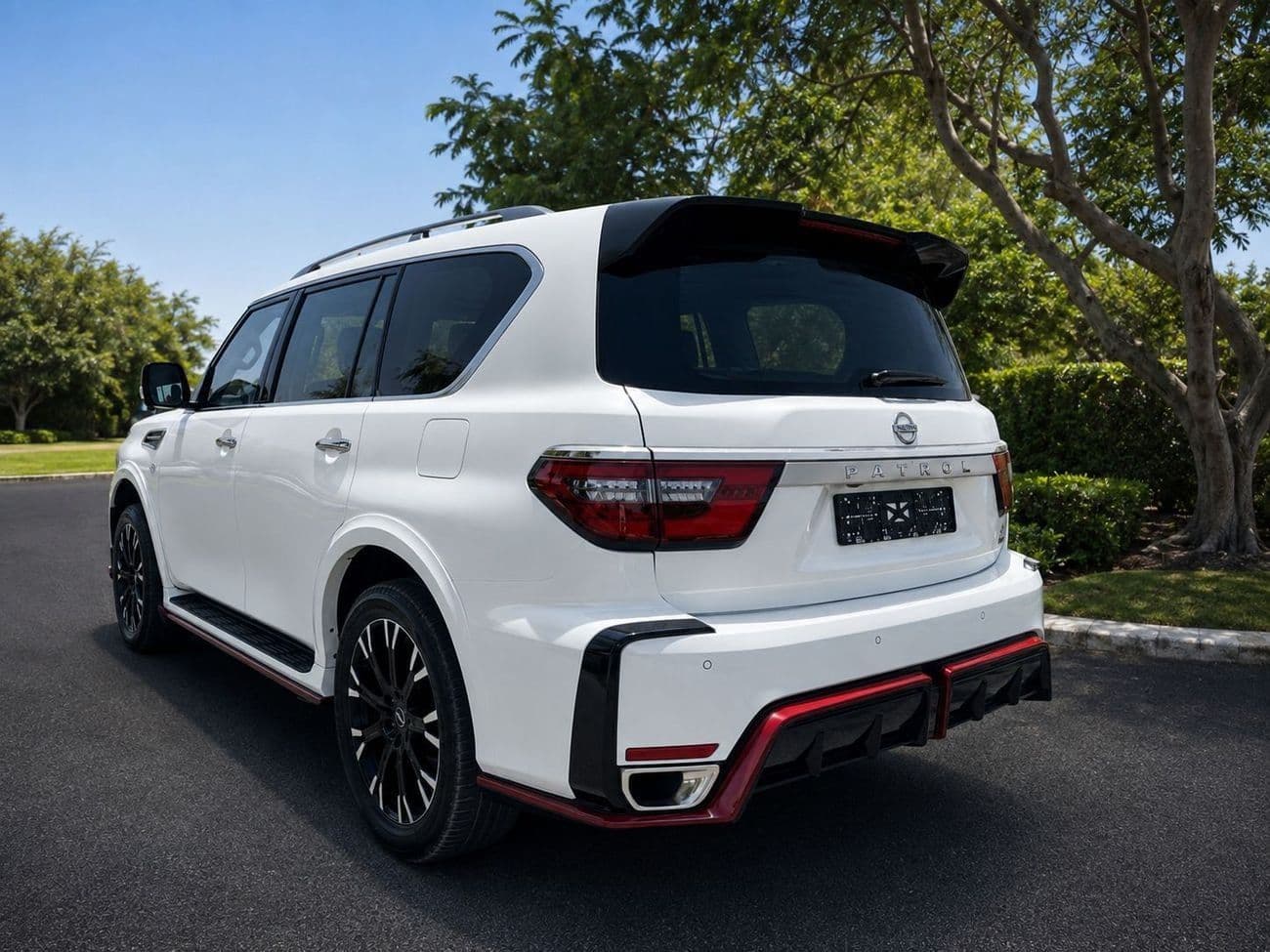 2023 Nissan Patrol NISMO thumbnail 4