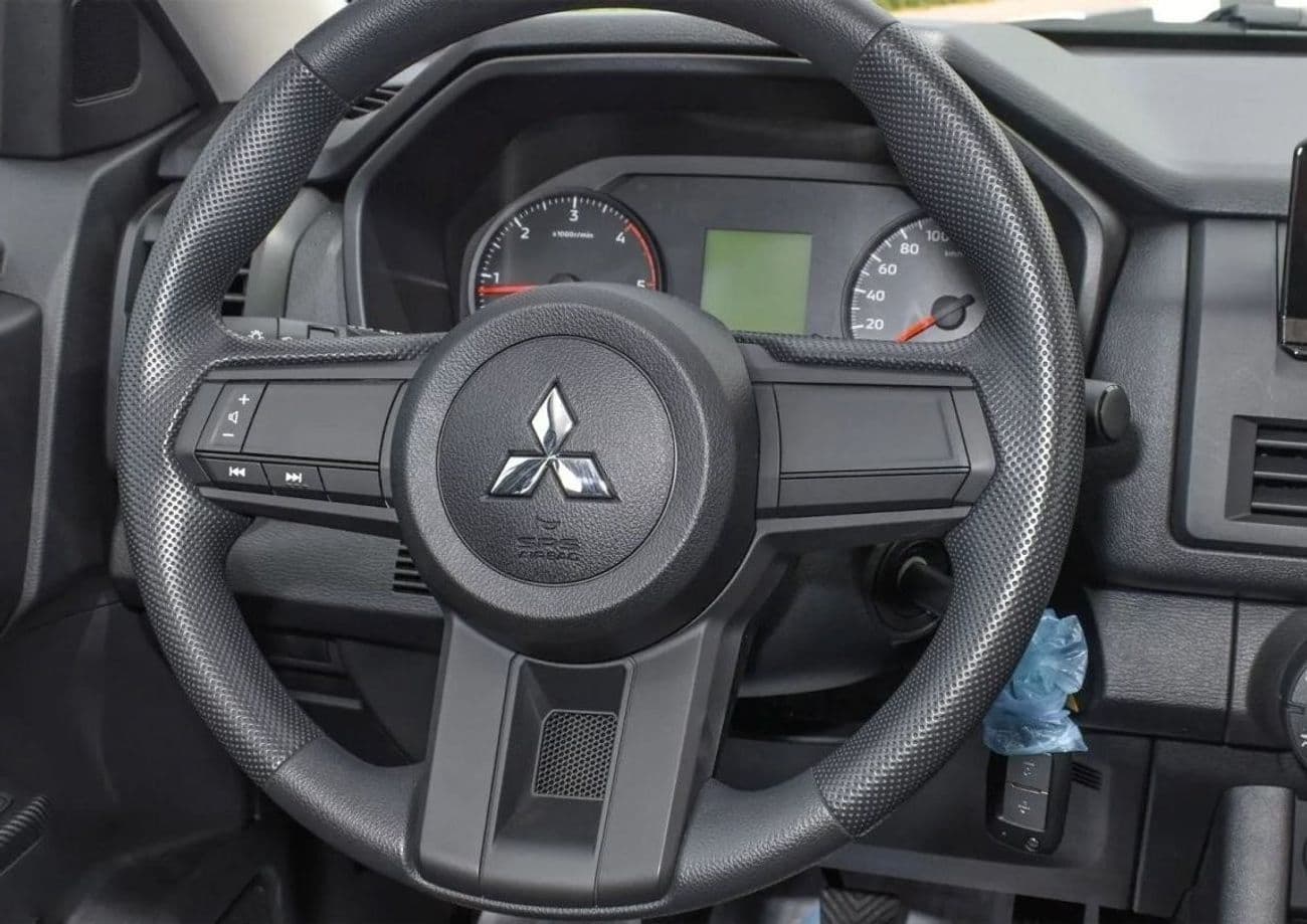 2025 Mitsubishi L200 GLS thumbnail 8