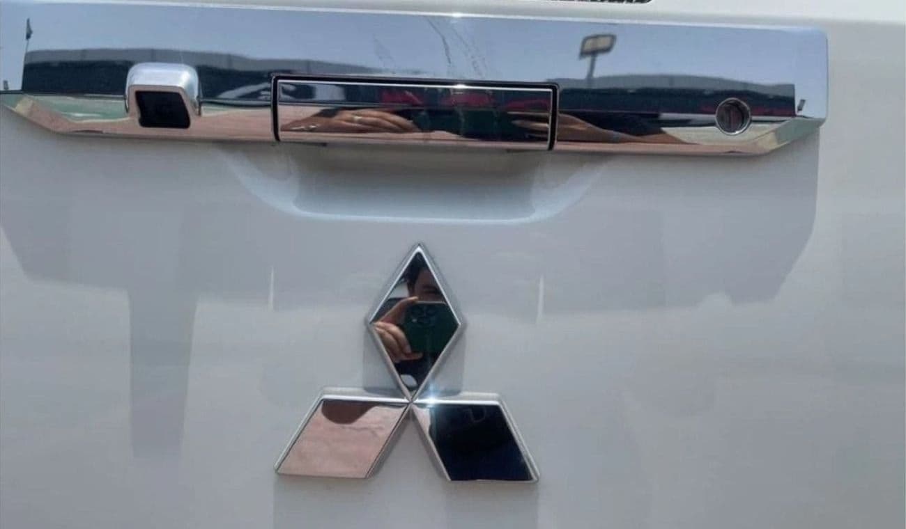 2025 Mitsubishi L200 GLS thumbnail 7
