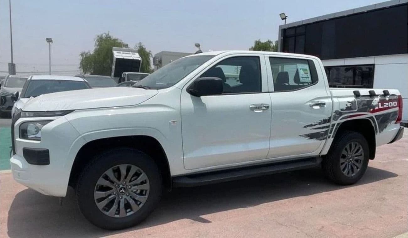 2025 Mitsubishi L200 GLS thumbnail 4