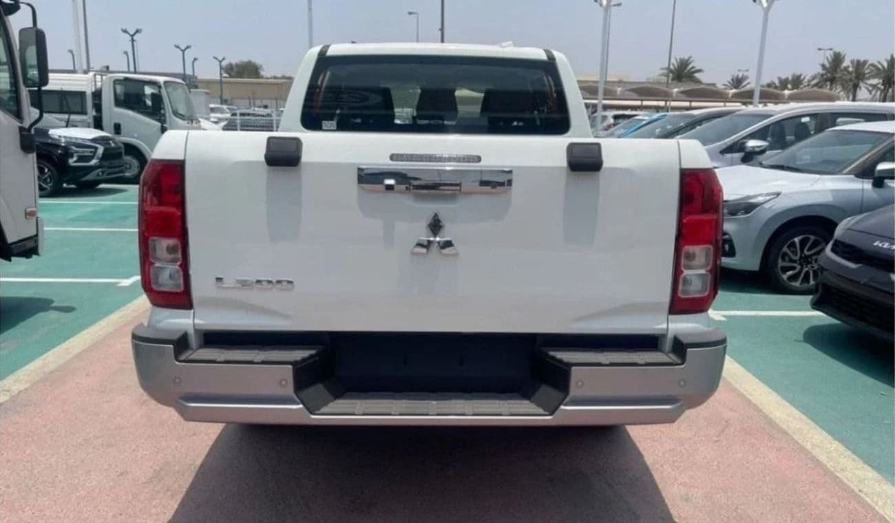 2025 Mitsubishi L200 GLS thumbnail 8