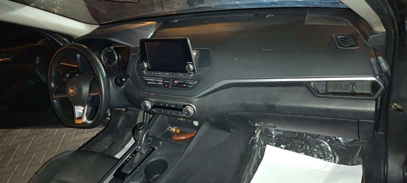 2020 Nissan Altima SV thumbnail 8