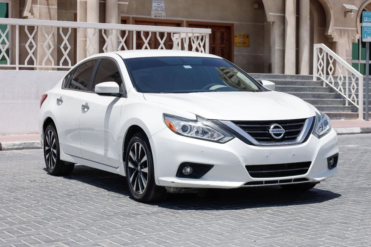 2018 Nissan Altima SV thumbnail 2