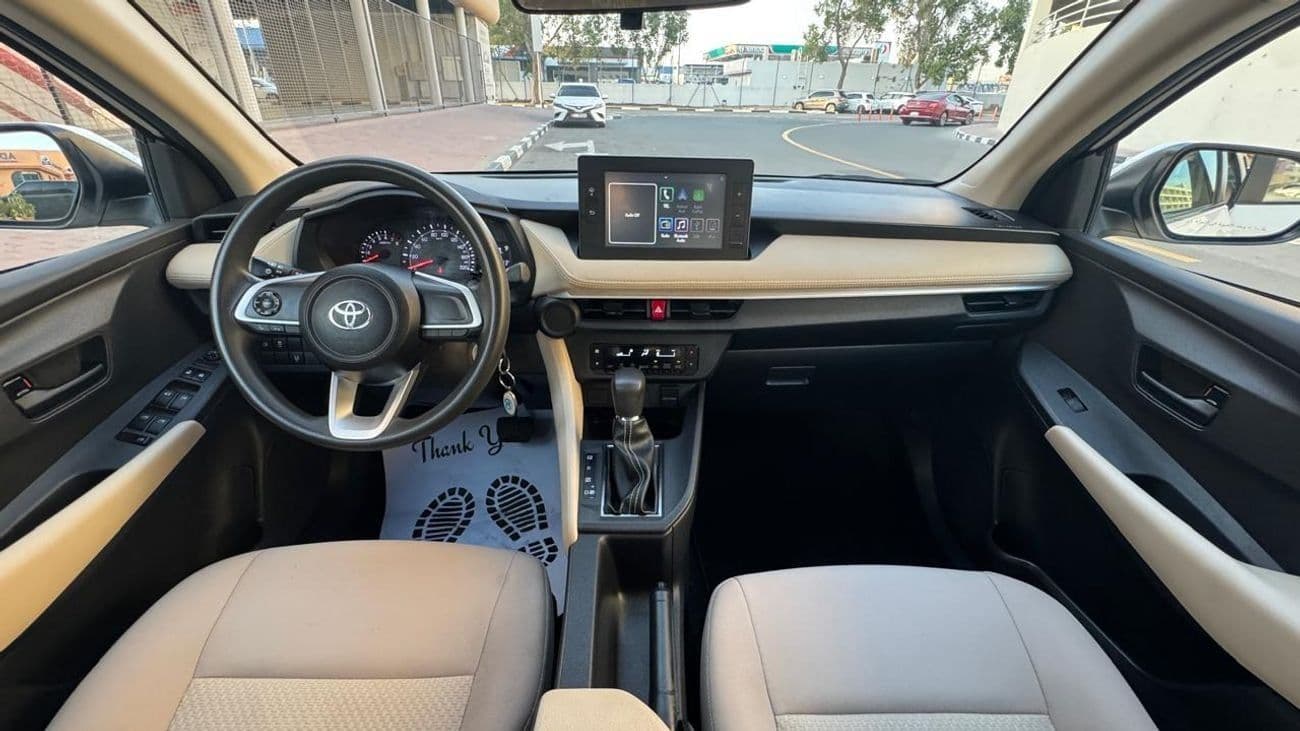 2023 Toyota Yaris E thumbnail 6