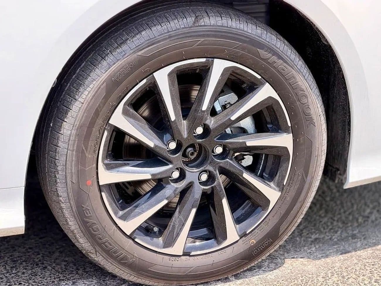 2026 Toyota Corolla XLI HEV thumbnail 8