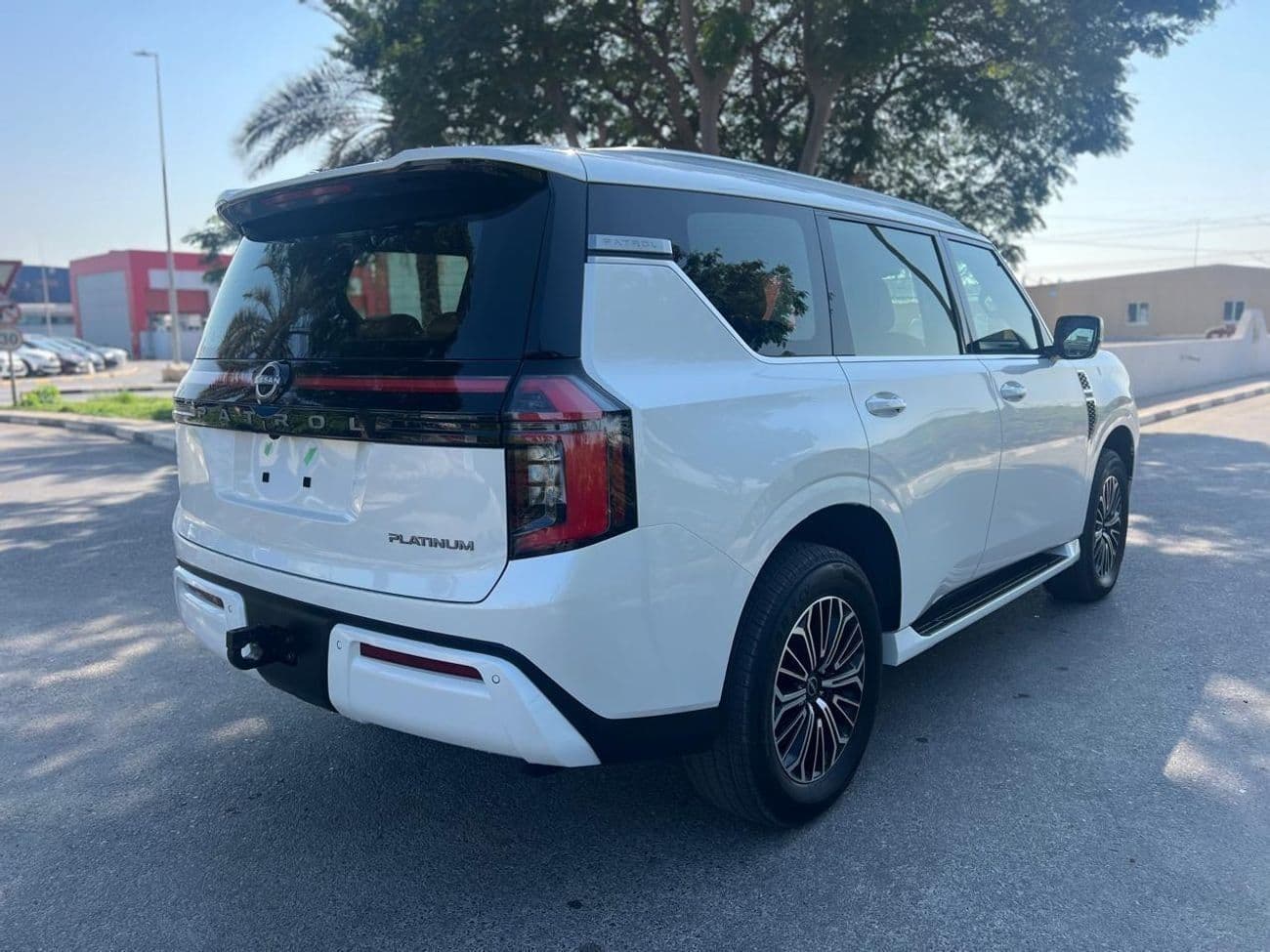 2026 Nissan Patrol SE PLATINUM CITY thumbnail 4