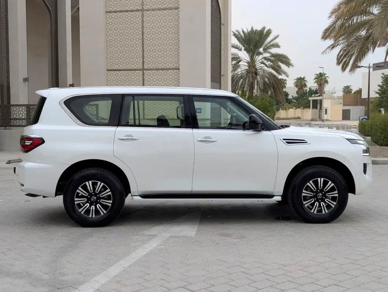 2021 Nissan Patrol XE thumbnail 7