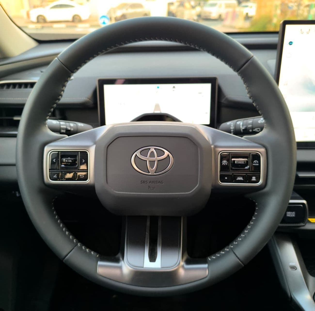 2026 Toyota RAV4 4WD Luxury thumbnail 7