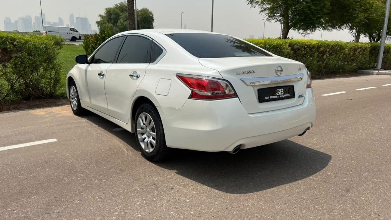 2015 Nissan Altima s thumbnail 5