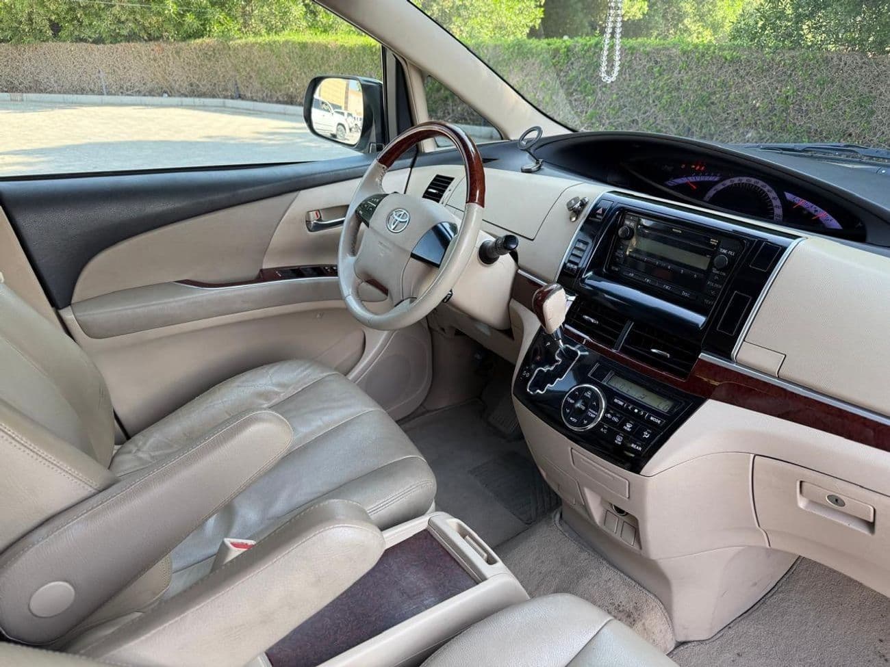 2020 Toyota Previa SE thumbnail 7