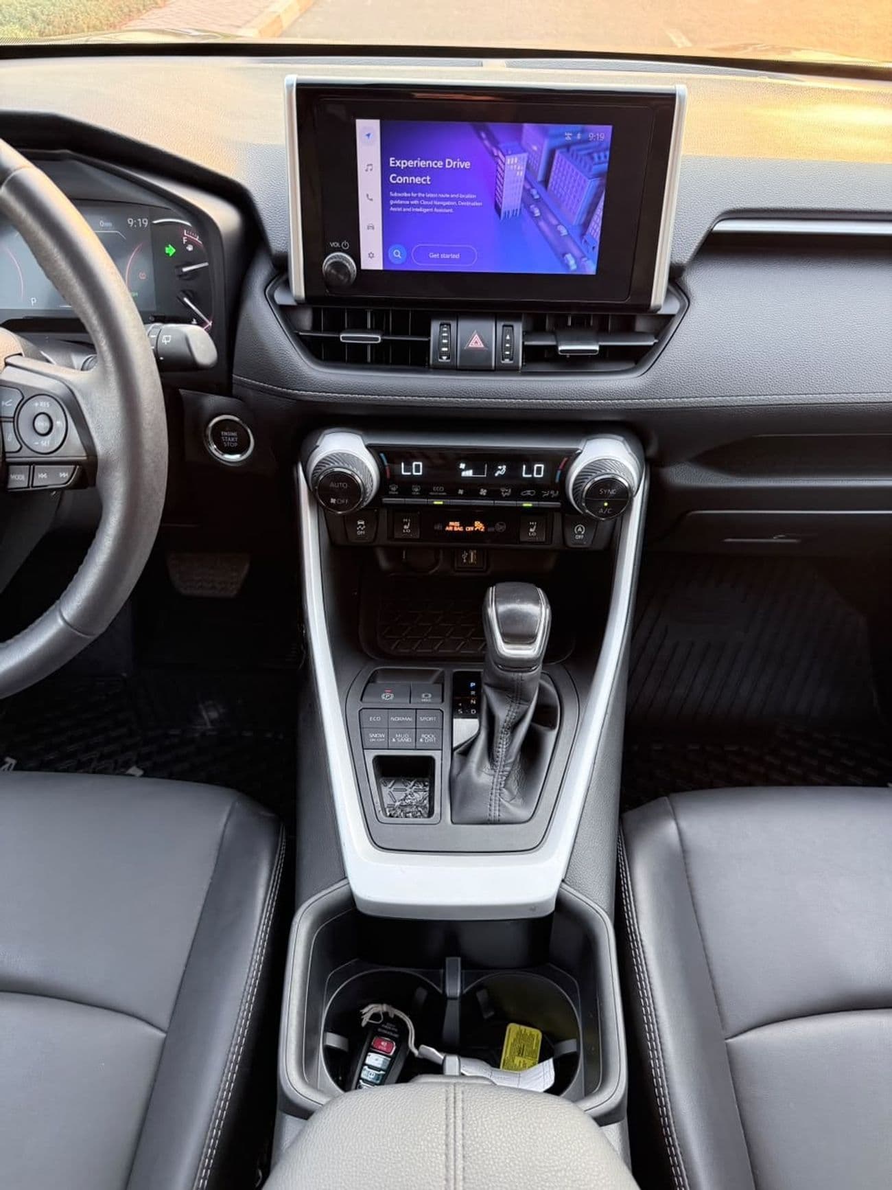 2023 Toyota RAV4 XLE thumbnail 7
