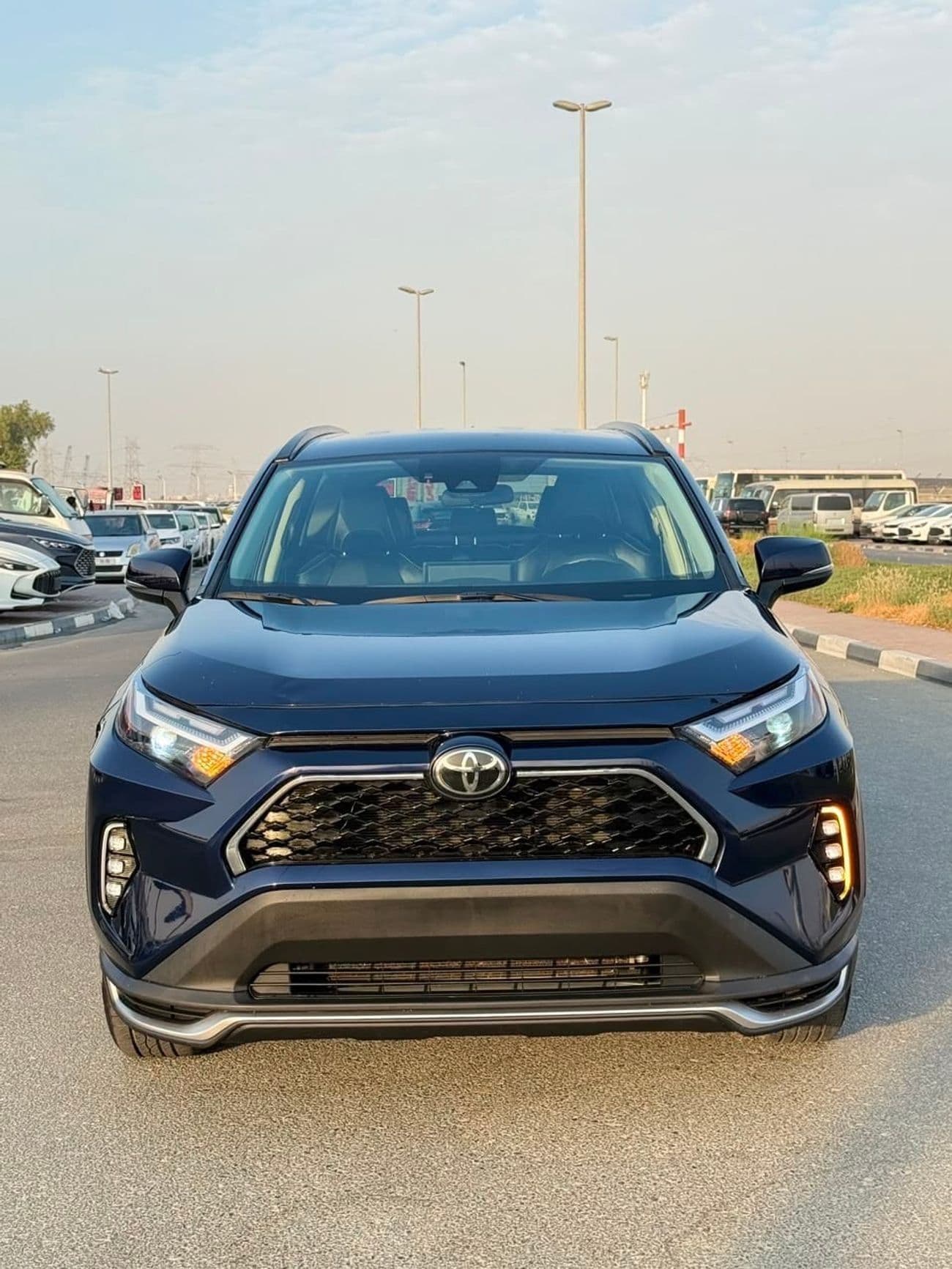 2024 Toyota RAV4 XLE thumbnail 2