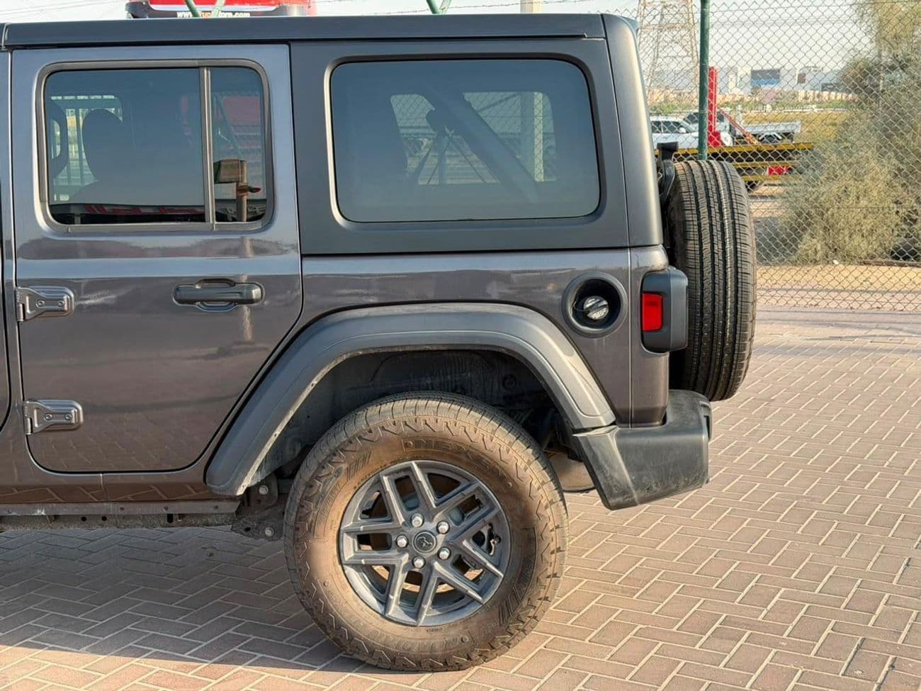 2024 Jeep Wrangler SPORT thumbnail 4