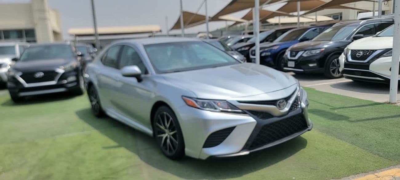 2018 Toyota Camry SE thumbnail 5