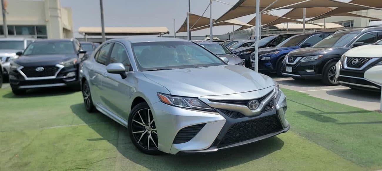 2018 Toyota Camry SE thumbnail 4