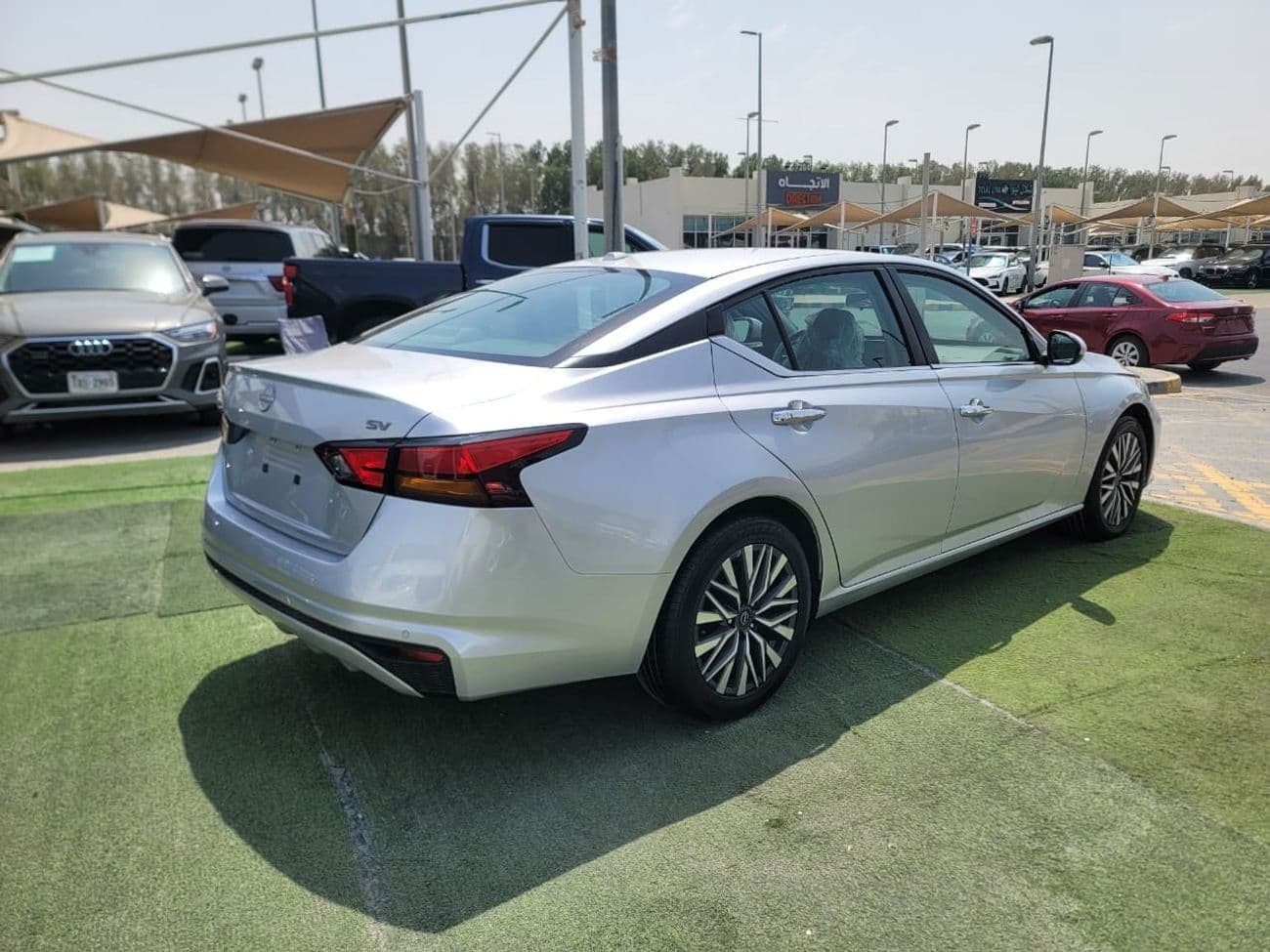 2023 Nissan Altima SV thumbnail 8