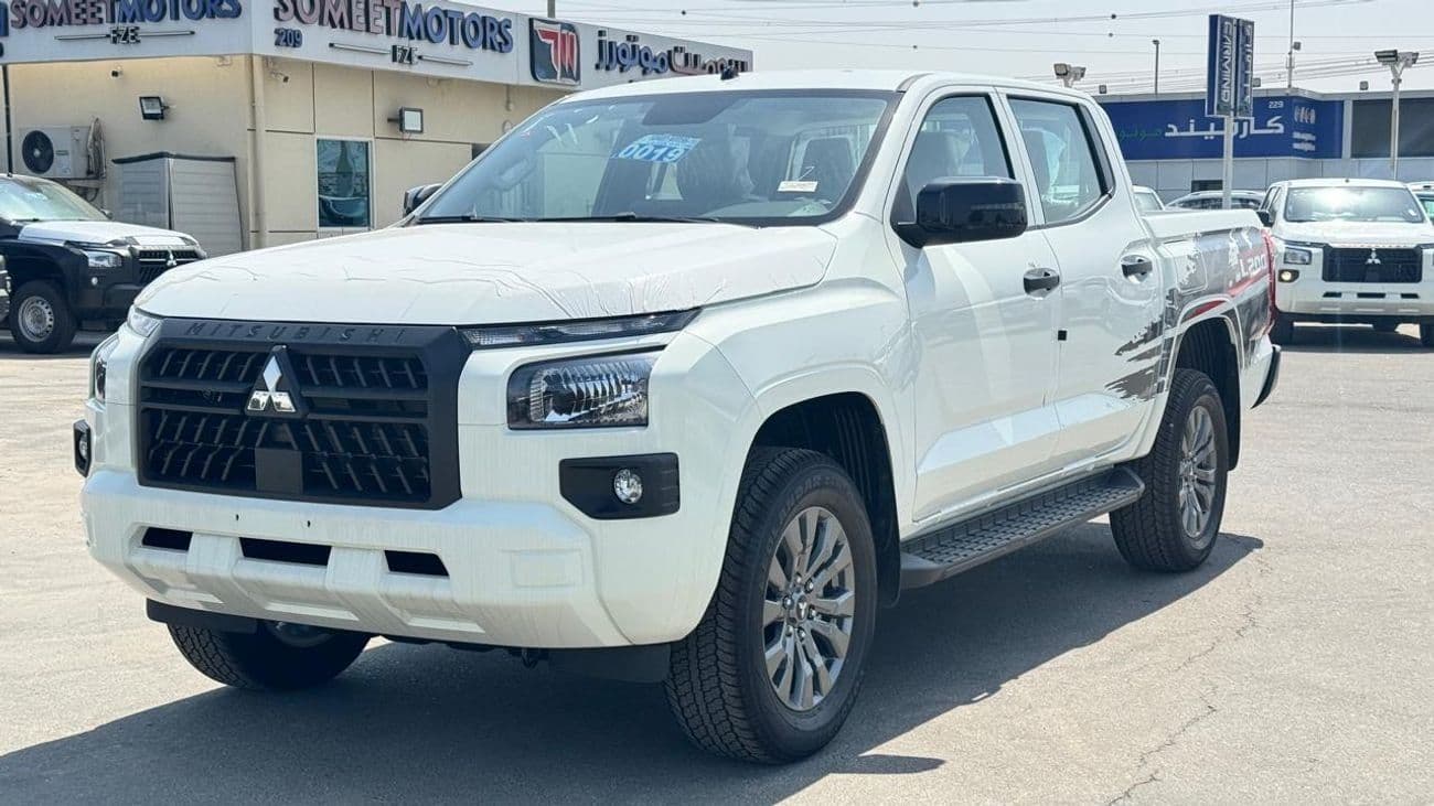 2027 Mitsubishi L200 GLS Plus 2.4L 4x4 Manual Transmission Petrol 2027 thumbnail 3