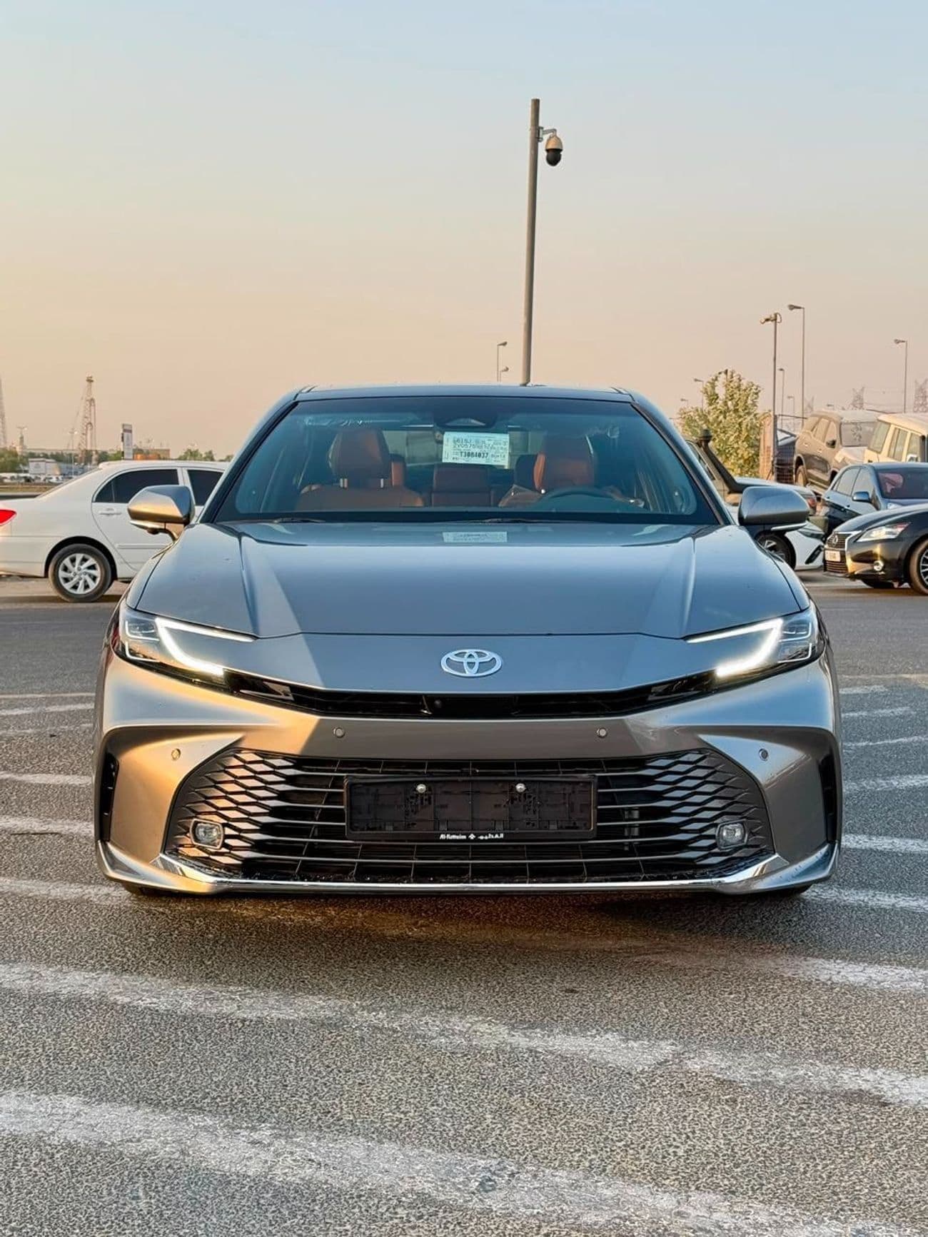 2026 Toyota Camry LIMITED HEV thumbnail 3