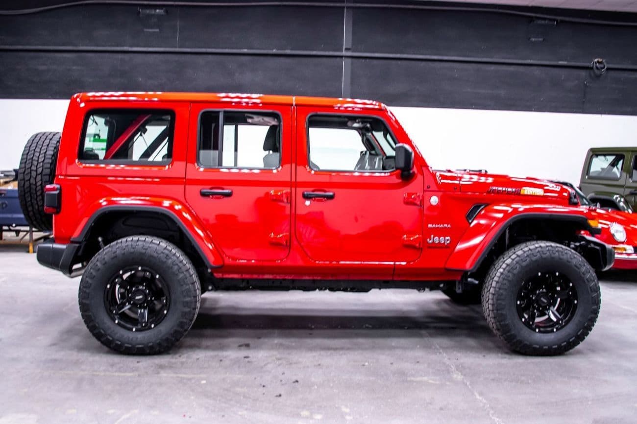 2024 Jeep Wrangler SAHARA thumbnail 4