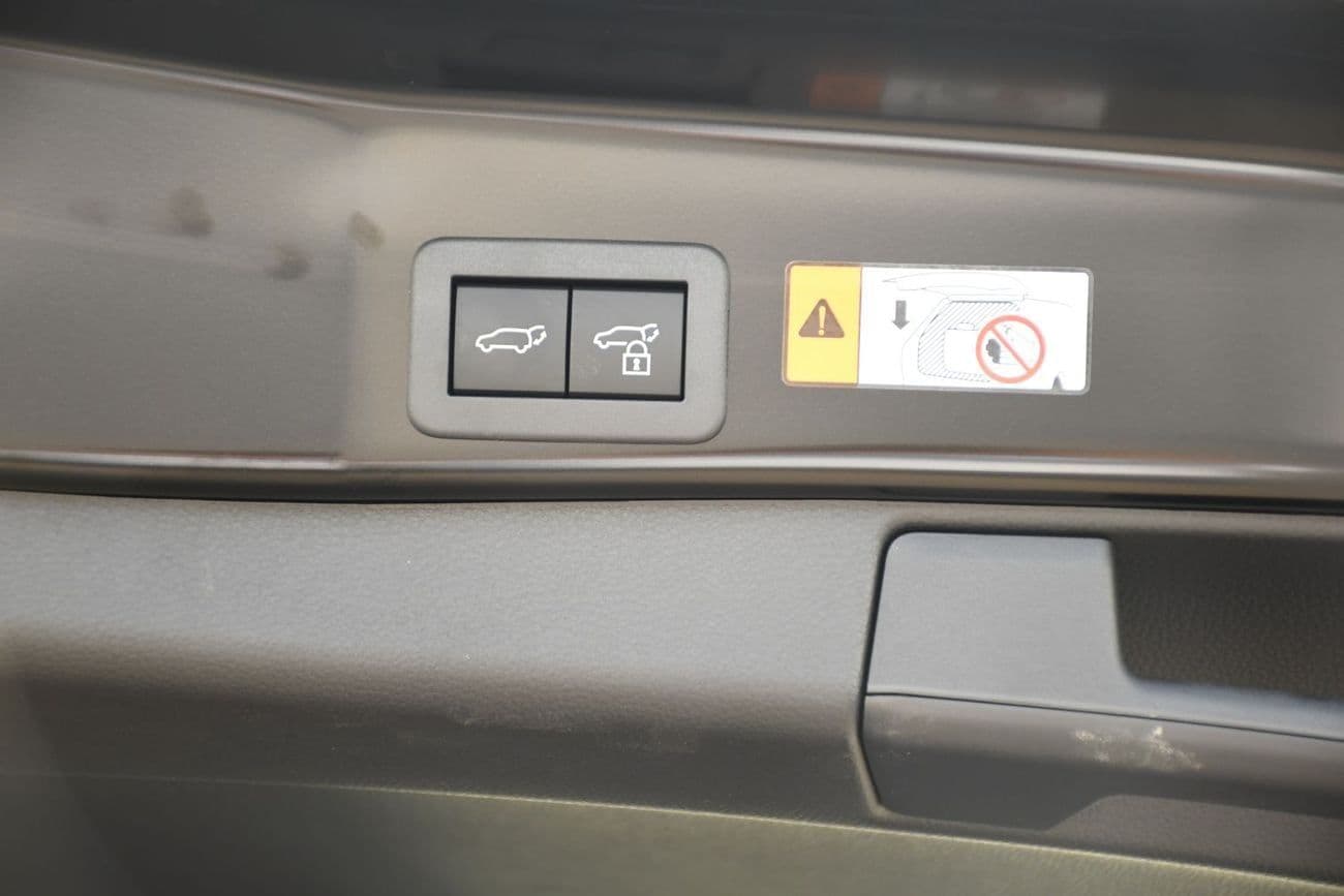 2026 Toyota RAV4 XLE HEV thumbnail 6