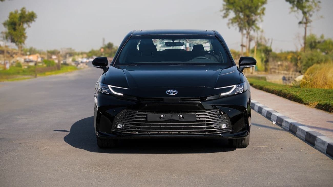 2026 Toyota Camry LE thumbnail 2