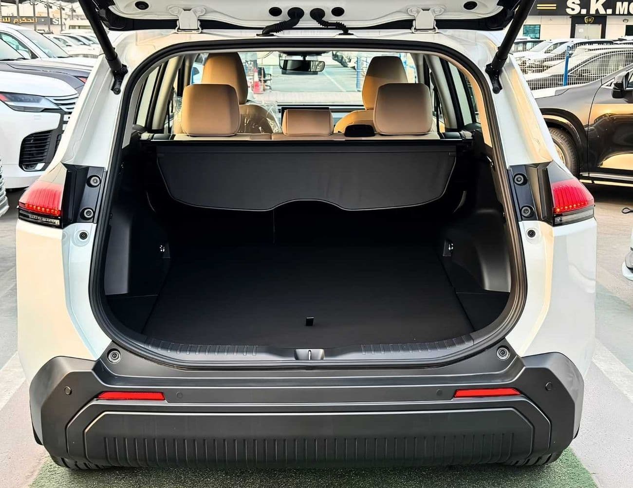 2026 Toyota RAV4 XLE thumbnail 5