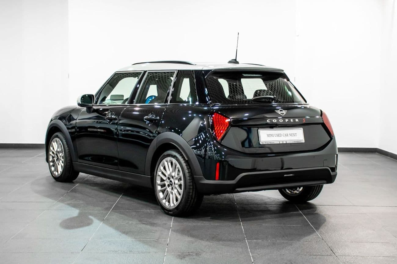 2026 Mini Cooper S Mini Cooper S 5 door Luxury Without Jcw Kit thumbnail 5