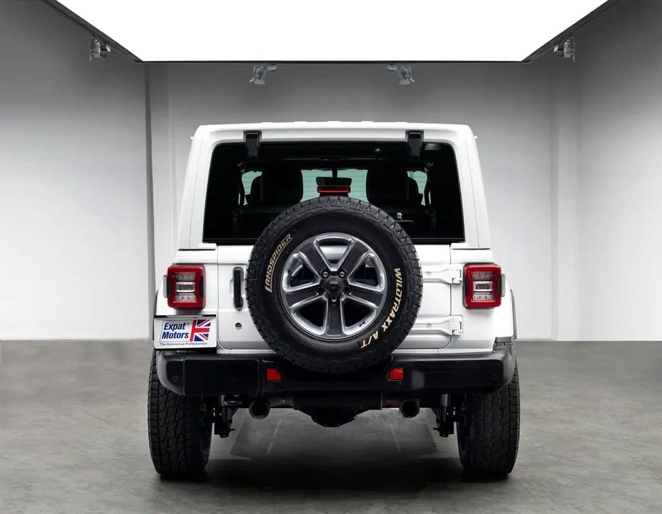 2019 Jeep Wrangler SAHARA thumbnail 4