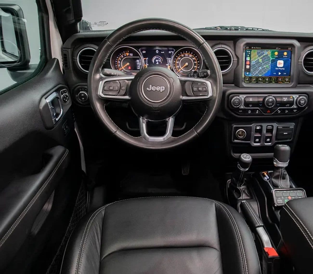 2019 Jeep Wrangler SAHARA thumbnail 6