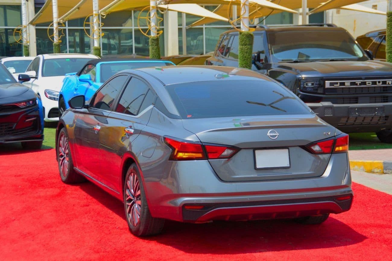 2024 Nissan Altima SV thumbnail 6