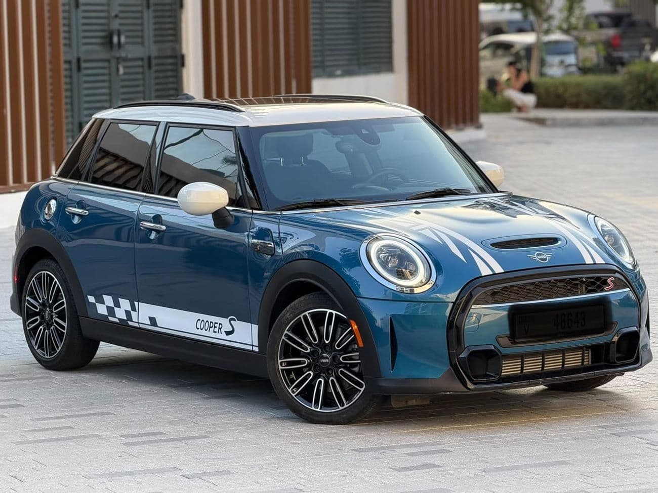 2024 Mini Cooper S STANDARD thumbnail 2