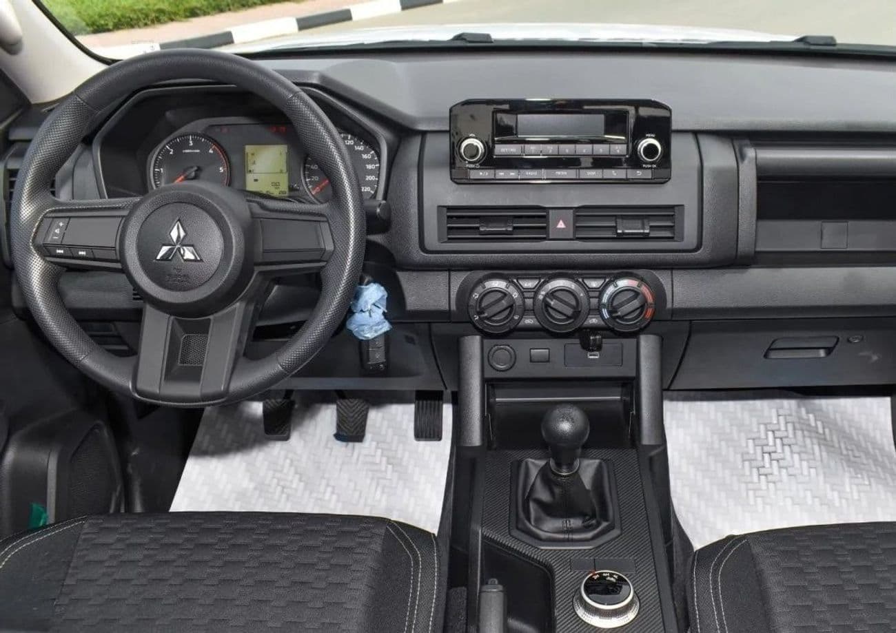 2025 Mitsubishi L200 GLS thumbnail 7