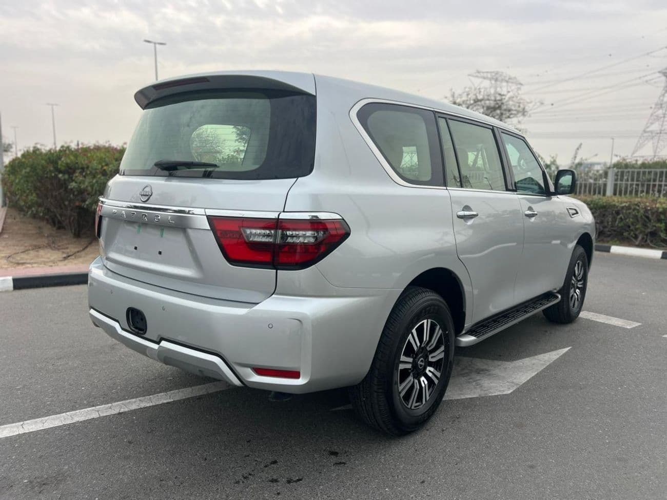2024 Nissan Patrol XE thumbnail 4