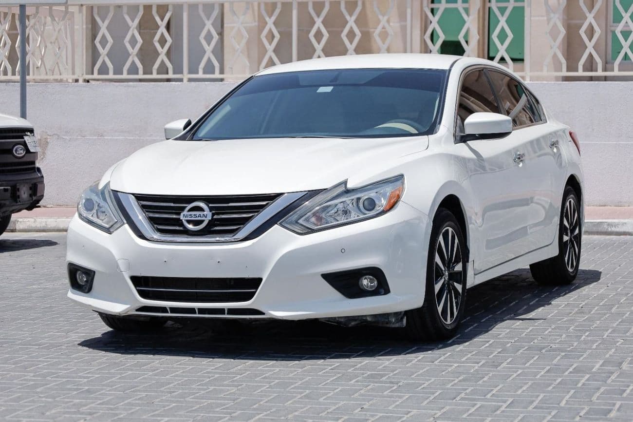 2018 Nissan Altima SV thumbnail 3