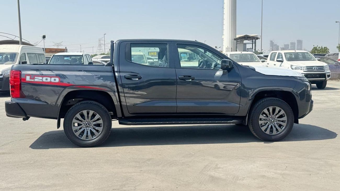 2027 Mitsubishi L200 GLS Plus 2.4L 4x4 Manual Transmission Petrol 2027 thumbnail 8