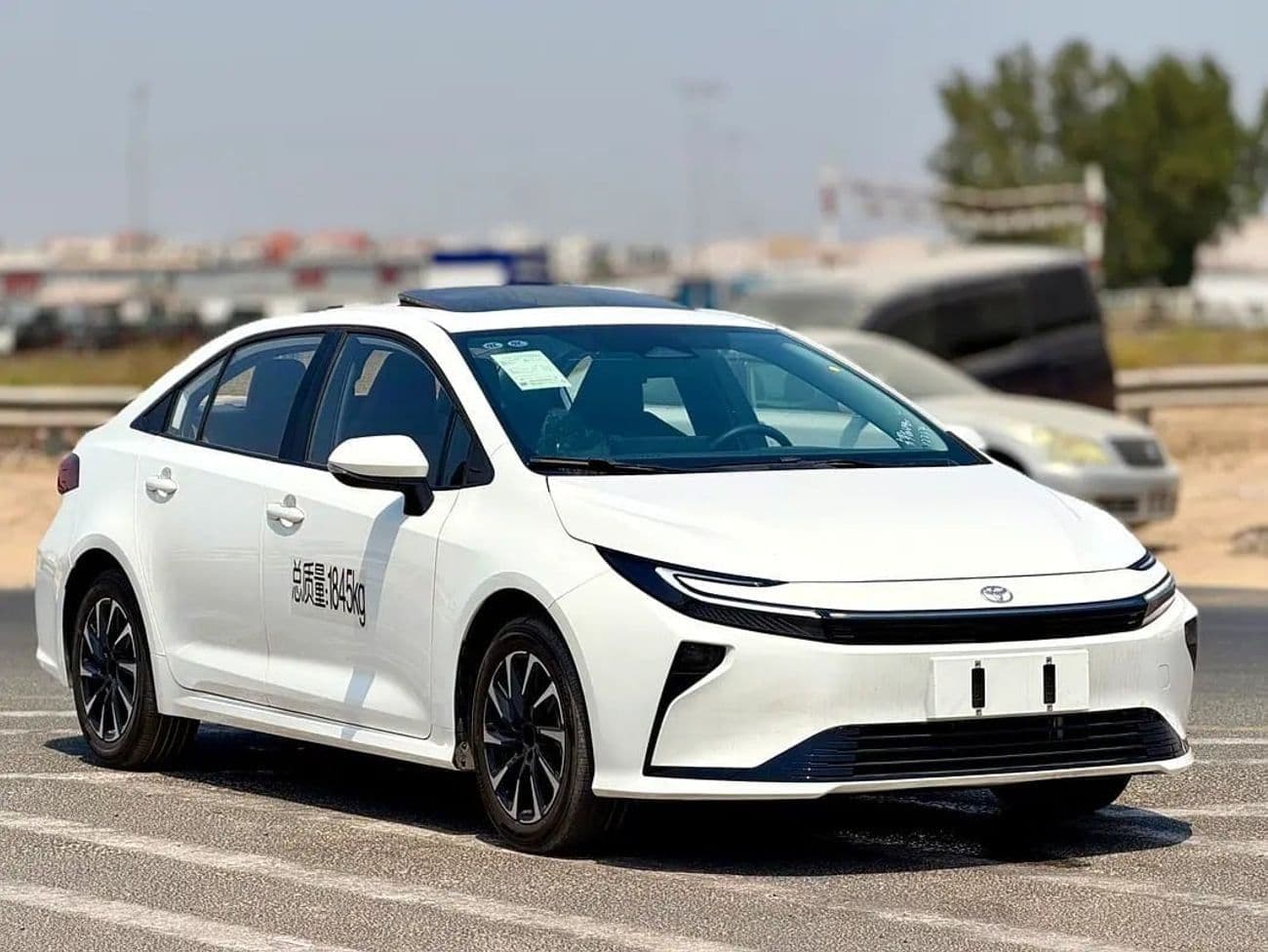 2026 Toyota Corolla XLI HEV thumbnail 2