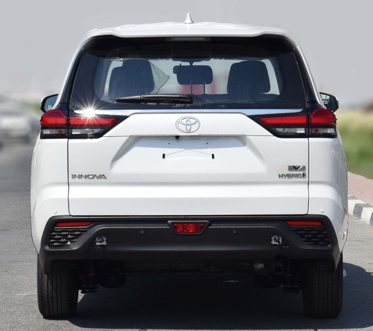 2025 Toyota Innova HEV thumbnail 6