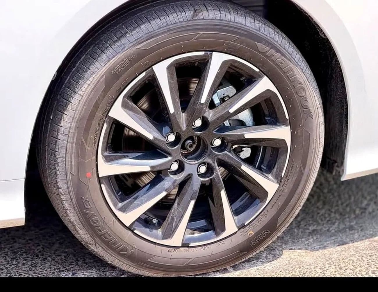 2026 Toyota Corolla XLI HEV thumbnail 7