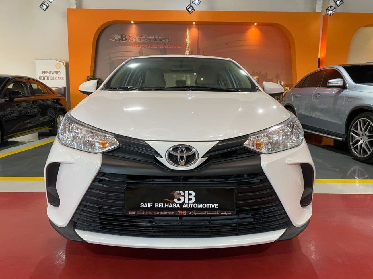 2022 Toyota Yaris E thumbnail 2
