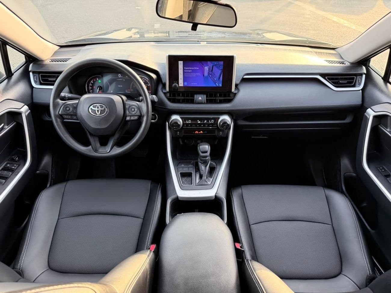 2024 Toyota RAV4 XLE thumbnail 5
