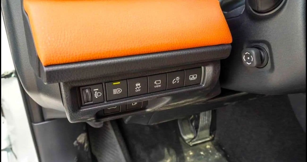 2026 Toyota Camry LUMIERE HEV thumbnail 7