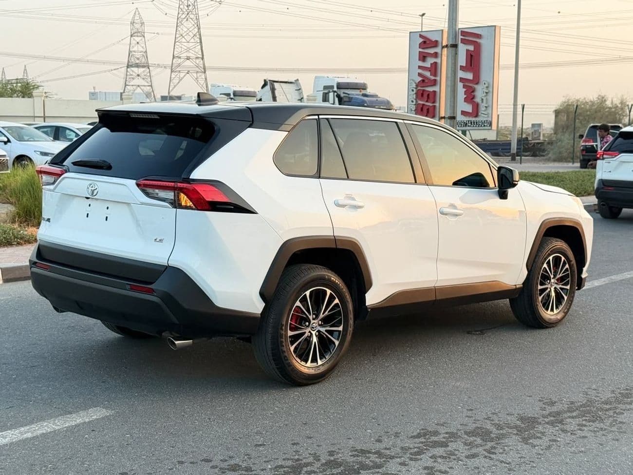 2025 Toyota RAV4 LE thumbnail 3